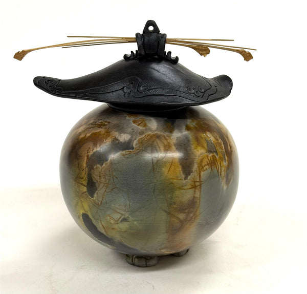 Geoff Searle artwork 'Medium Round Vase with Top (GS307)' at White Rock Gallery