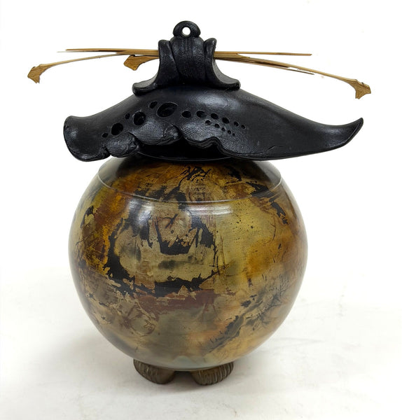 Geoff Searle artwork 'Small Round Flat Top with Lid (GS310)' at White Rock Gallery