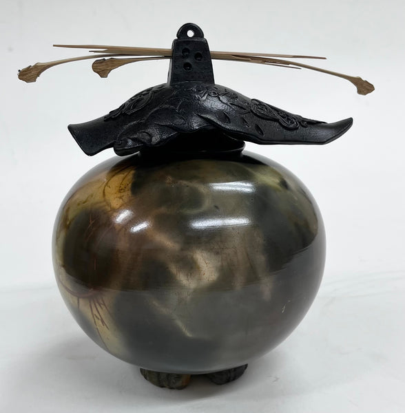 Medium Round Vase with top (GS291)